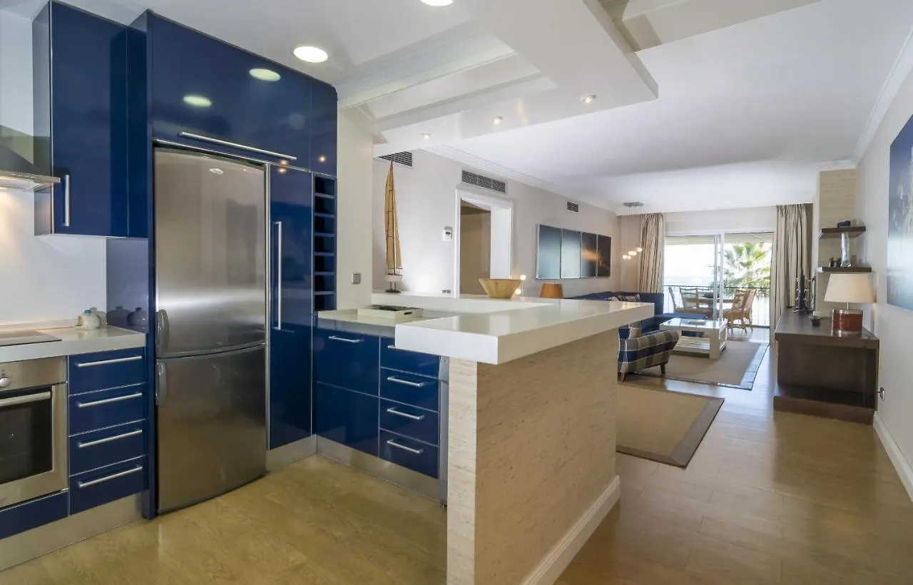 Hb - Comfortable Beachfront Holiday Apartment Estepona