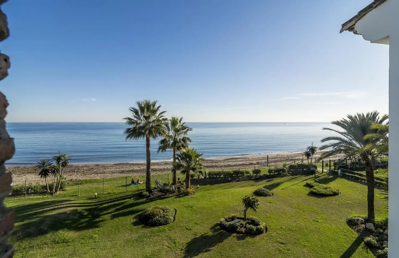 Hb - Comfortable Beachfront Holiday Apartment Spain